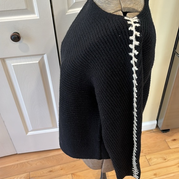 J.Jill purejill black hand embroidered crewneck long sleeve crop style sweater - Picture 4 of 8